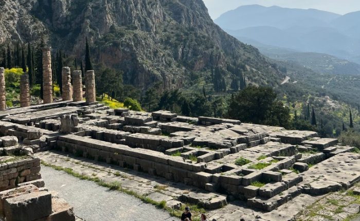 Экскурсия в Дельфы: выезд из Лутрак или Коринфа
