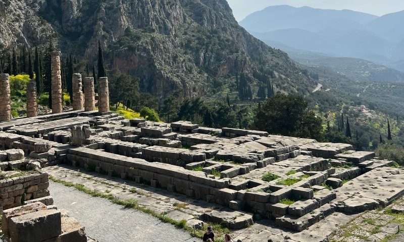 Экскурсия в Дельфы: выезд из Лутрак или Коринфа